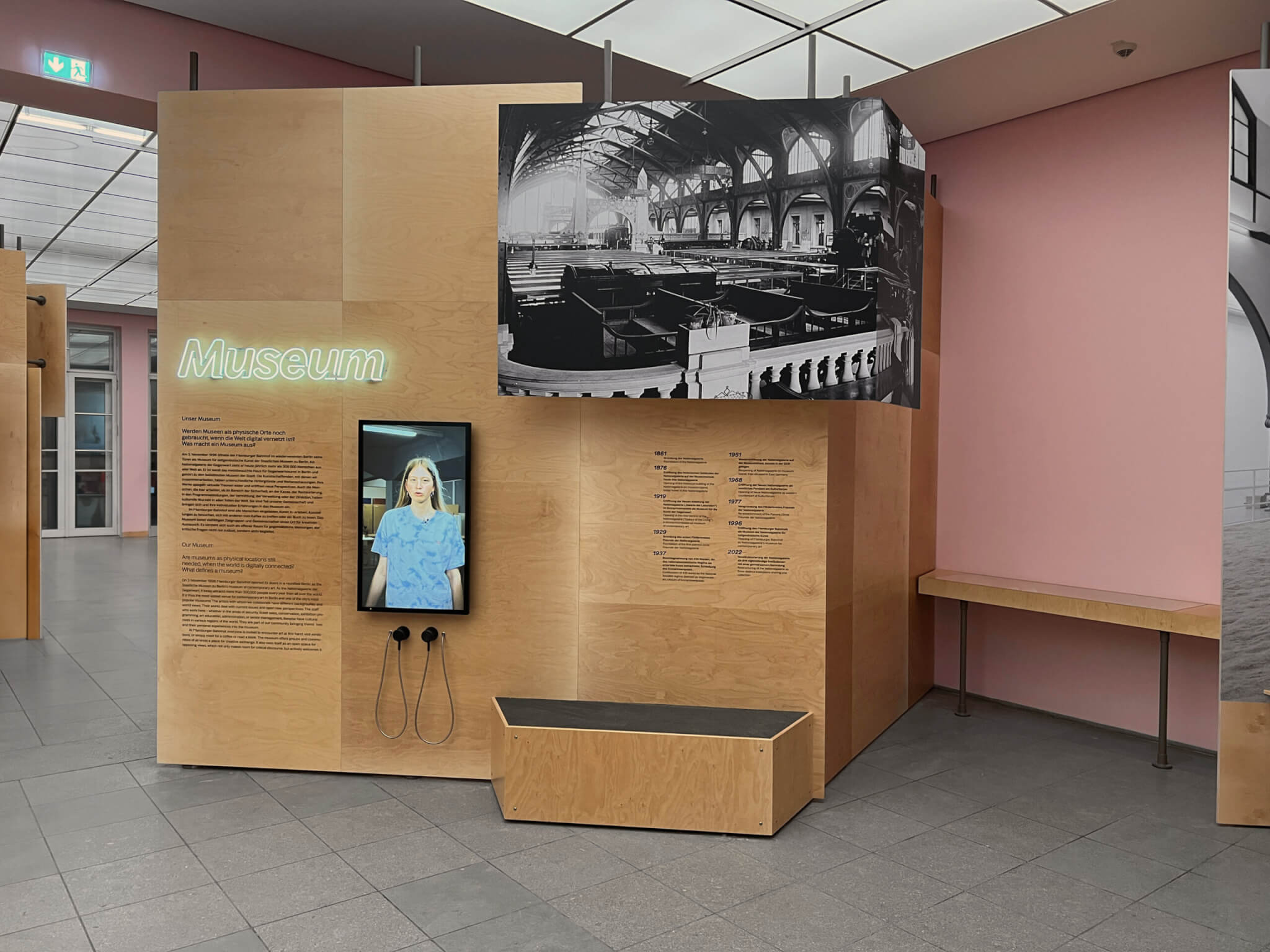 Hamburger Bahnhof mit Leitsystem und Exponatsbeschilderung neueröffnet